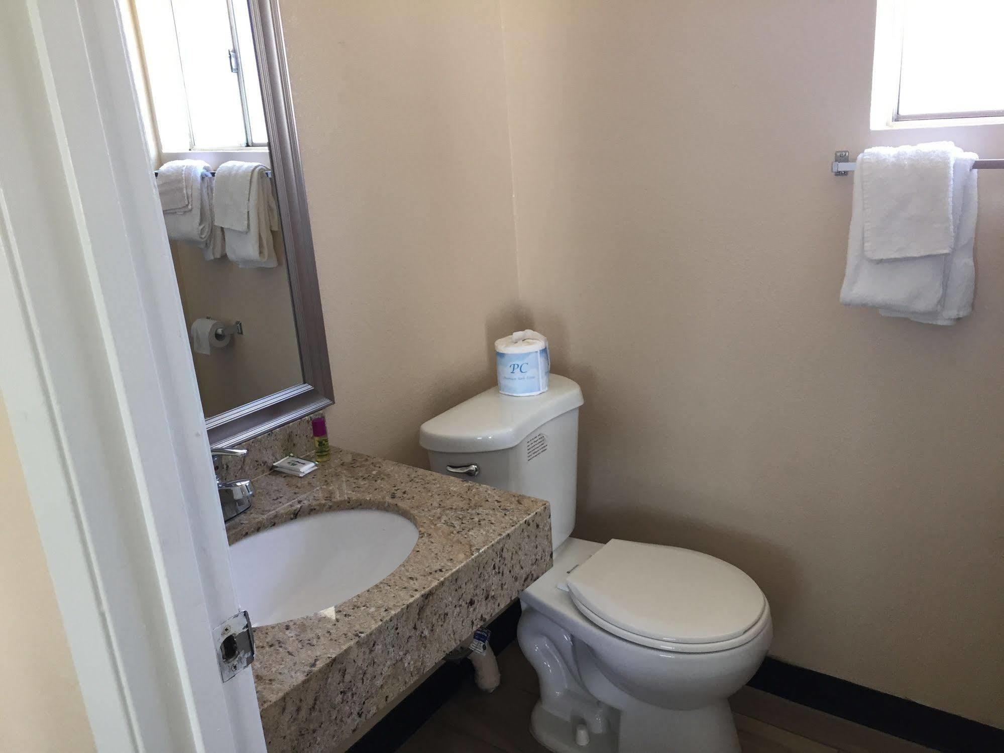 Ace Budget Motel Сан Диего Екстериор снимка